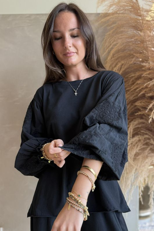 Atik Batwing Top Black - p